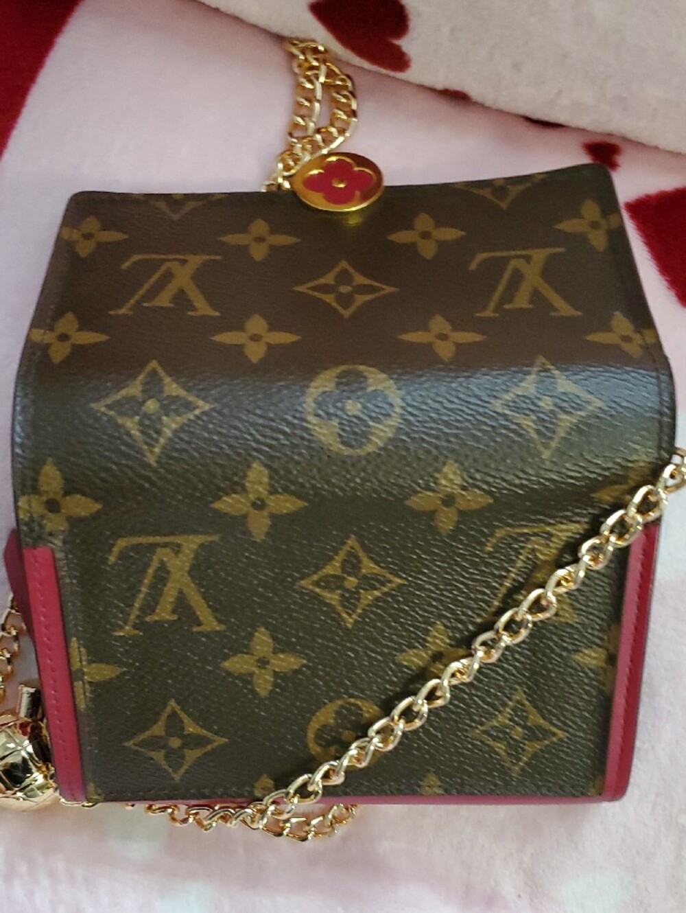 Louis Vuitton Monogram Crossbody Wallet with Gold Chain & Red Trim - Picture 12 of 17
